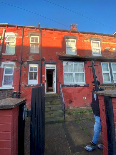 2 Bedroom House To Rent In Brownhill Avenue Leeds, LS9