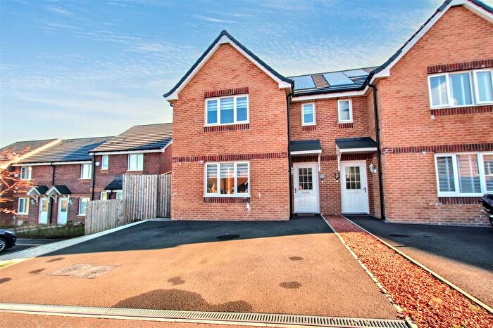 3 Bedroom Semi-Detached House For Sale In Sinclair Place, Law, ML8