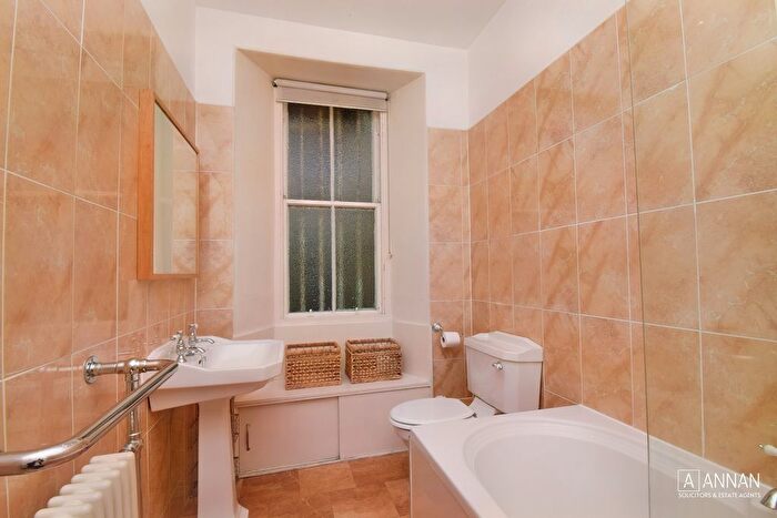 3 Bedroom Flat To Rent In Elcho Terrace, Edinburgh, EH15