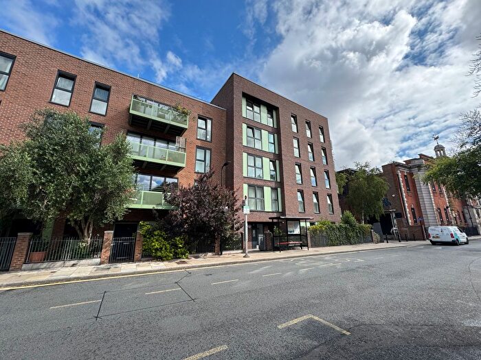 2 Bedroom Flat To Rent In Whiston Road, Haggerston, E2