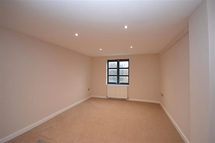 2 Bedroom Apartment To Rent In Station Road, Kettering, NN15