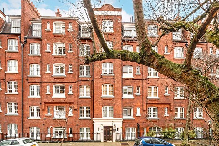 2 Bedroom Flat To Rent In Sandwich Street, London, WC1H