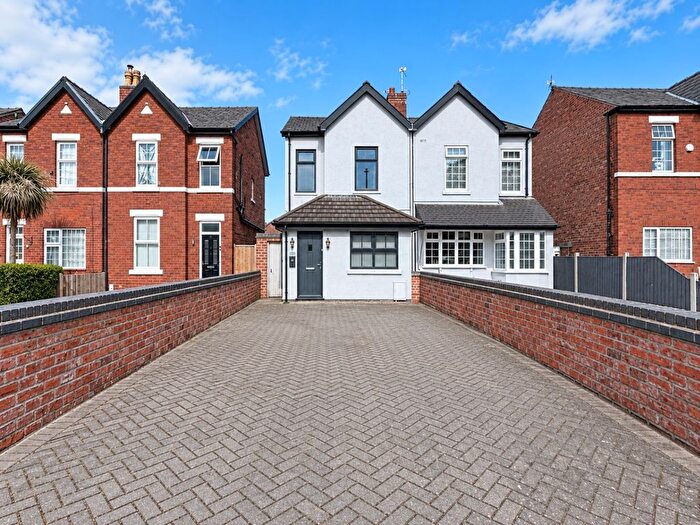 2 Bedroom Semi-Detached House For Sale In Wennington Road, Southport, Merseyside, PR9