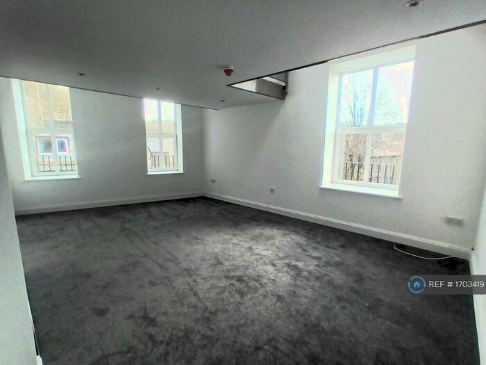 3 Bedroom Flat To Rent In Brougham Hall, Rossendale, BB4