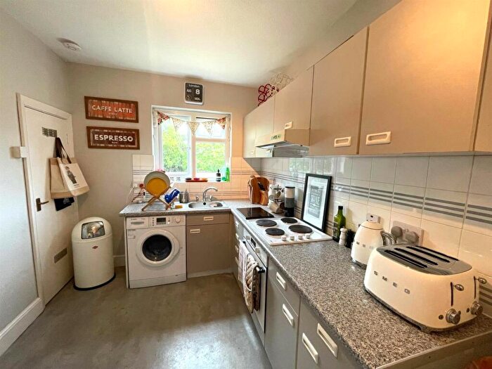 1 Bedroom Flat To Rent In Croft Court, Brickwall Lane, Ruislip, HA4