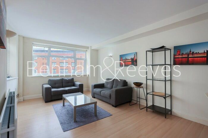 1 Bedroom Apartment To Rent In West Smithfield, Farringdon, EC1