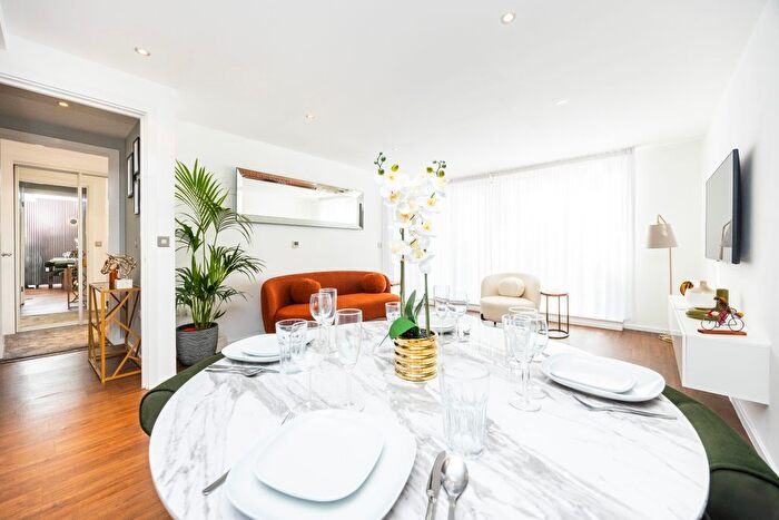 1 Bedroom Flat To Rent In Western Gateway, London, E16
