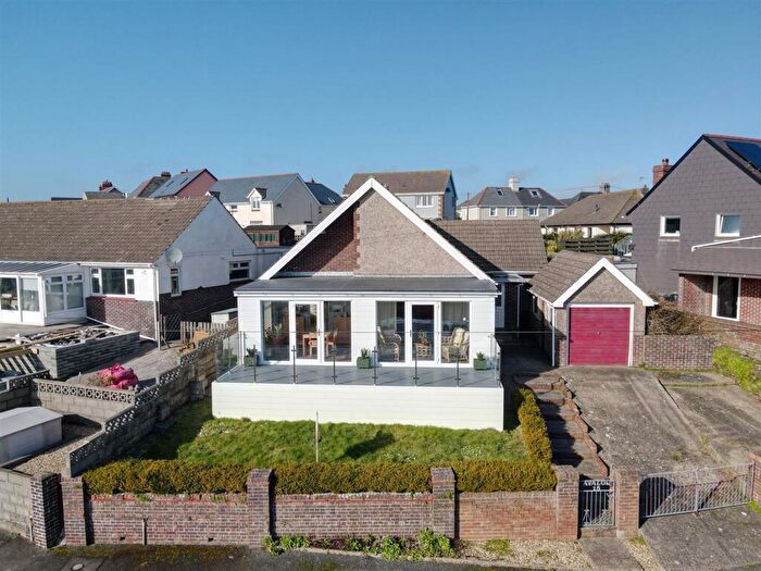 3 Bedroom Detached Bungalow For Sale In Pointfields Crescent, Milford Haven, SA73