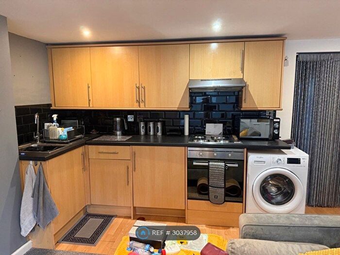 1 Bedroom Flat To Rent In Halton, Leeds, LS15
