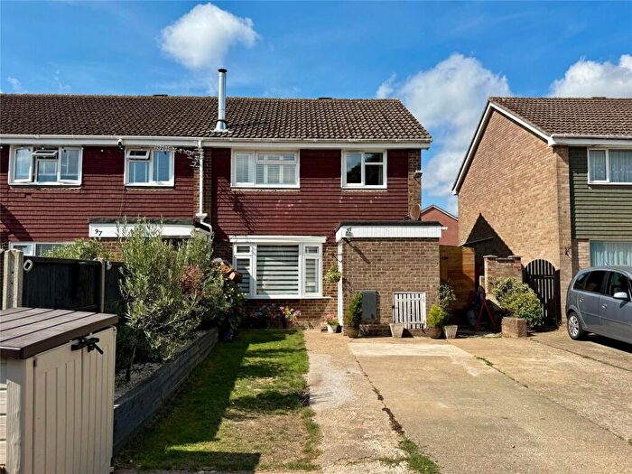 3 Bedroom End Of Terrace House For Sale In Marryat Road, New Milton, Hampshire, BH25