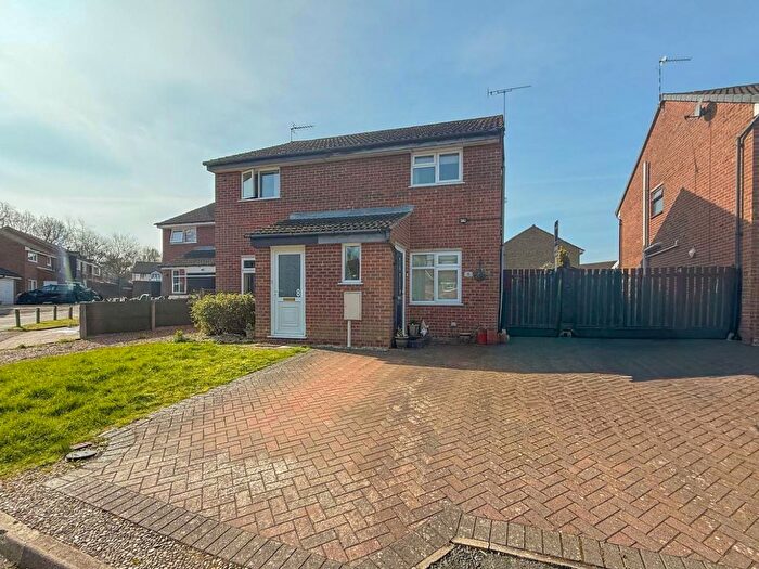 2 Bedroom Semi Detached House For Sale In Gorse Close, Rugby, CV22