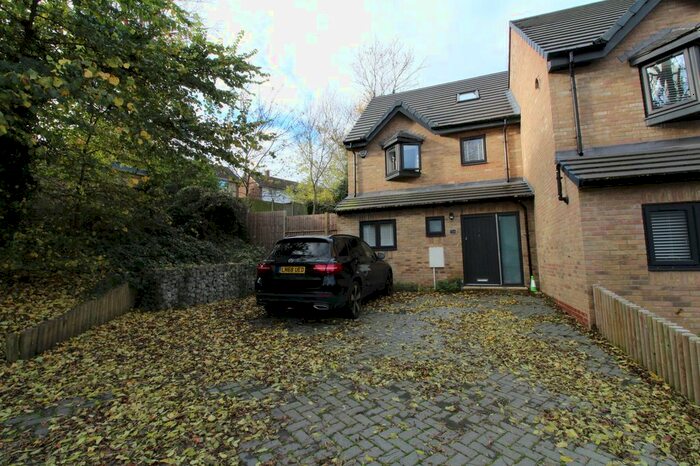 3 Bedroom End Terrace House To Rent In Carnation Road, Rochester, ME2