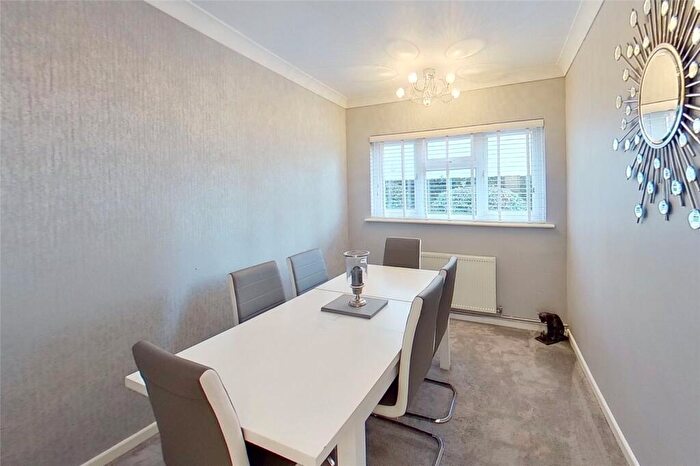 3 Bedroom Flat To Rent In Enfield Court, Gratwicke Road, Worthing, West Sussex, BN11