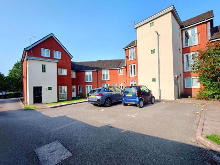 2 Bedroom Apartment For Sale In Woodbank View, Stoke-on-Trent, Staffordshire, ST6