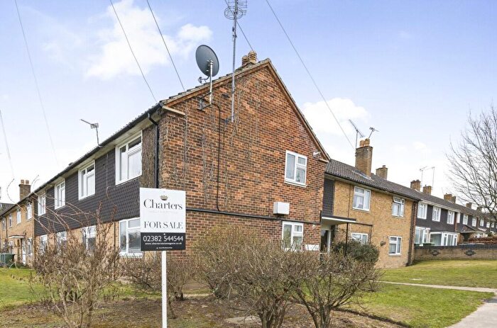 2 Bedroom Flat For Sale In Dyneley Green, Townhill Park, Southampton, Hampshire, SO18