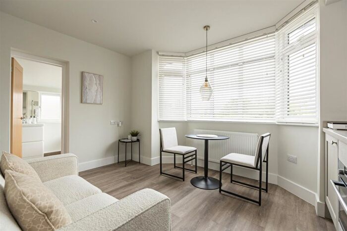 1 Bedroom Flat To Rent In London Road, Headington, OX3