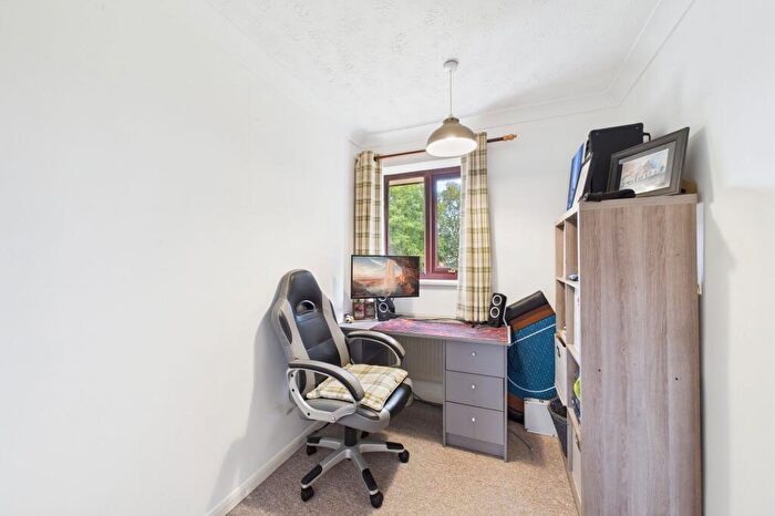 3 Bedroom End Of Terrace House For Sale In Primrose Close, Thetford, IP24