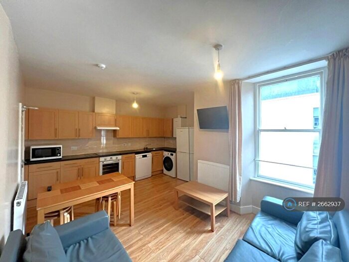 7 Bedroom Flat To Rent In Royal York Crescent, Bristol, BS8