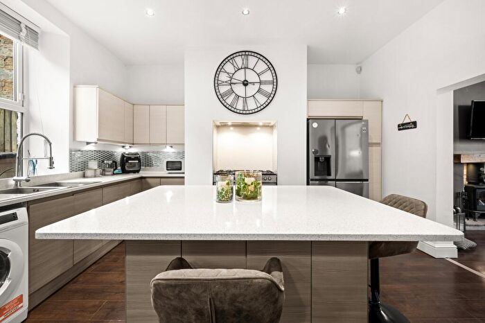 4 Bedroom Terraced House For Sale In Blackburn Road, Rossendale, BB4