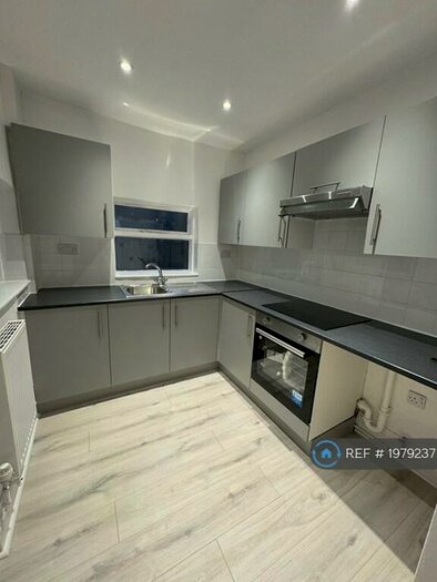 2 Bedroom Terraced House To Rent In Duke Street, Kettering, NN16