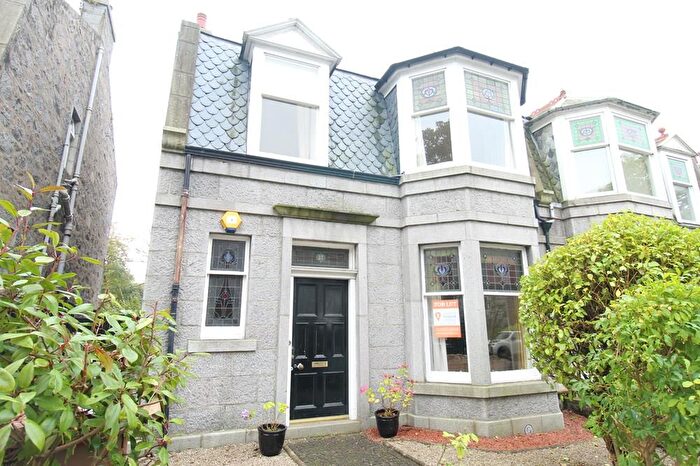 4 Bedroom Semi-Detached House To Rent In Belgrave Terrace, Aberdeen, AB25