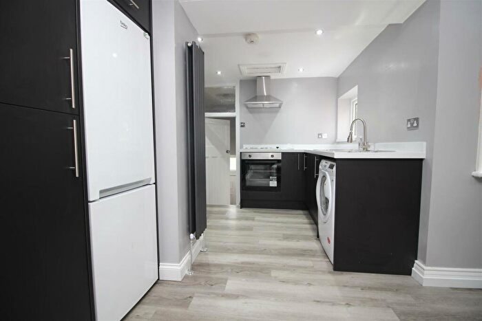 6 Bedroom Maisonette To Rent In Fairfield Road, Jesmond, Newcastle Upon Tyne, NE2