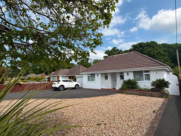 4 Bedroom Chalet For Sale In Parley Close, West Parley, Ferndown, BH22