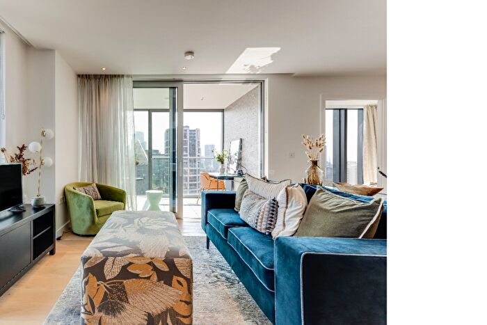 2 Bedroom Flat For Sale In The Makers, Jasper Walk, London, N1