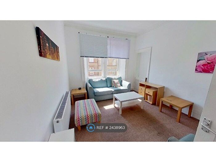 3 Bedroom Flat To Rent In Tay Street, Edinburgh, EH11