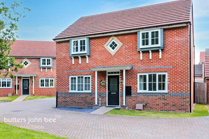 4 Bedroom Detached House For Sale In Dappled White Close, Sandbach, CW11