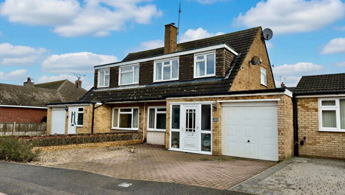 3 Bedroom Semi Detached House For Sale In Cryalls Lane, Sittingbourne, ME10