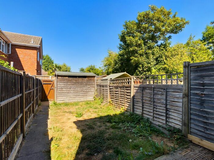 2 Bedroom End Of Terrace House To Rent In Masonic Hall Road, Chertsey, Surrey, KT16