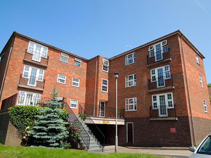 2 Bedroom Apartment To Rent In Batterdale, Hatfield, AL9