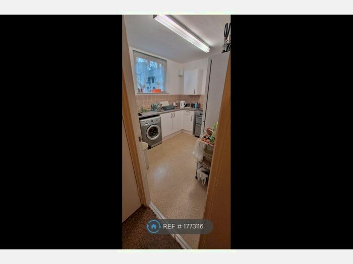 1 Bedroom Flat To Rent In Tomlins Orchard, Barking, IG11