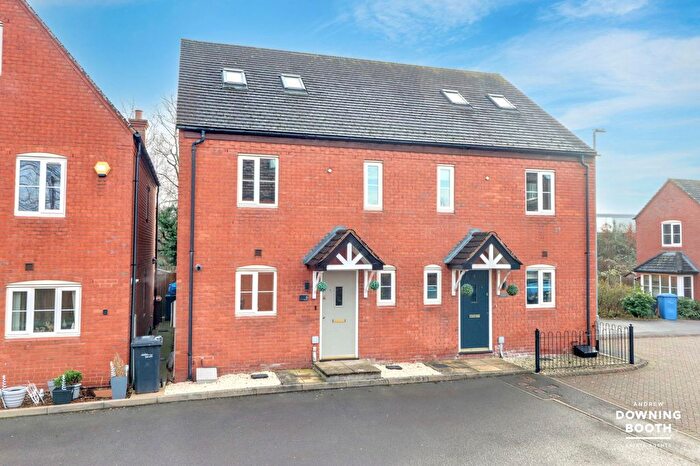 4 Bedroom Semi Detached House To Rent In Lime Way, Streethay, Lichfield, WS13