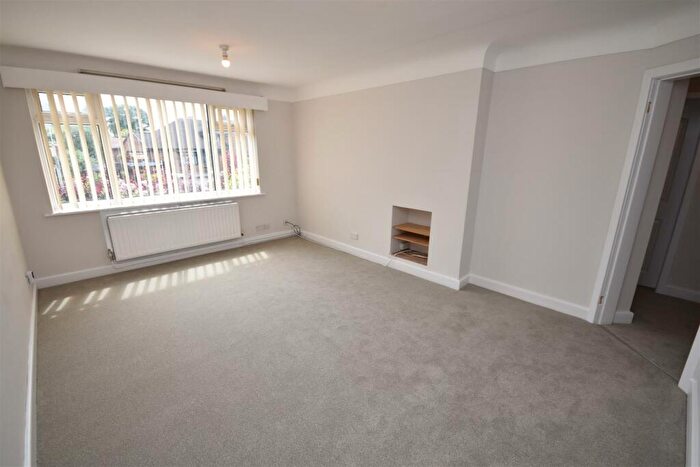 2 Bedroom Apartment To Rent In Castle Mount, Heswall, CH60