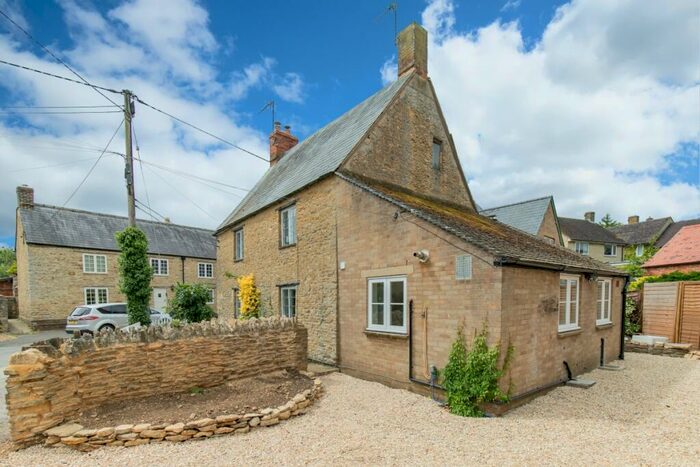 2 Bedroom Cottage To Rent In Main Street, Hethe, OX27