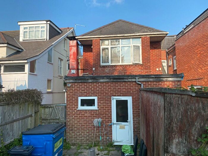 3 Bedroom Flat For Sale In Bargates, Christchurch, Dorset, BH23