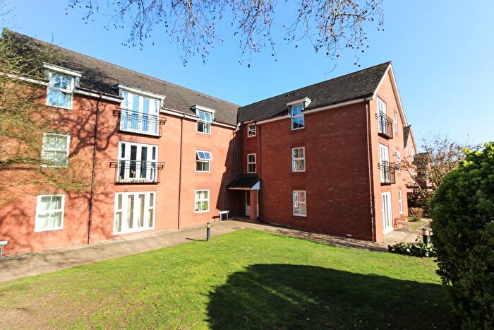 1 Bedroom Flat For Sale In Romani Close, Warwick, CV34