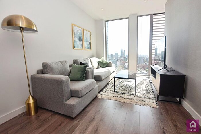 3 Bedroom Flat To Rent In Embankment Exchange, Greengate, Salford, Manchester, M3