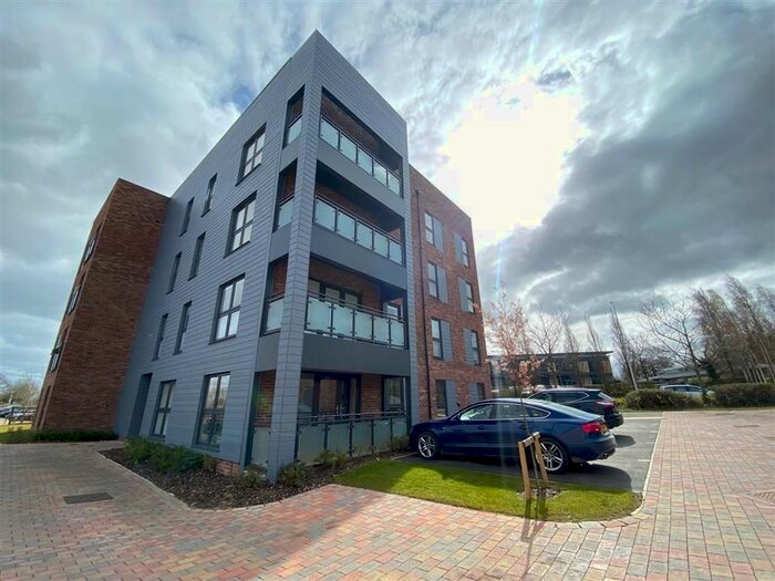 2 Bedroom Flat To Rent In Elm Road, Shirley, Solihull, B90