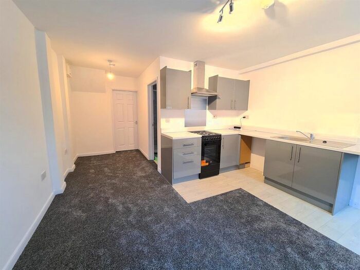 1 Bedroom Flat To Rent In Gipsy Lane, Leicester, LE4