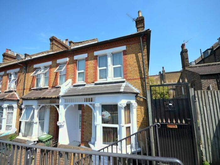 3 Bedroom Semi-Detached House To Rent In Doggett Road, London SE6