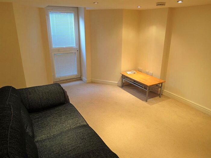 1 Bedroom Flat To Rent In Northen Grove, West Didsbury, M20