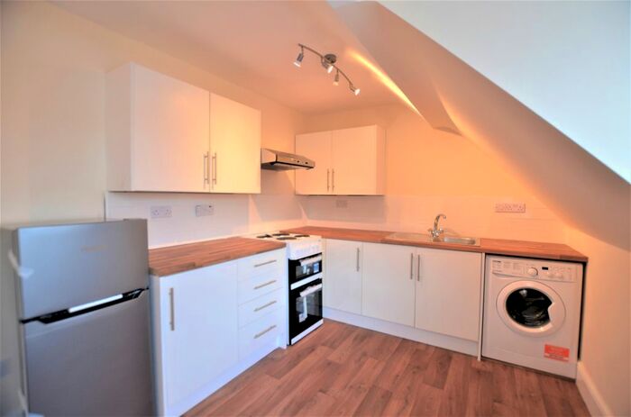 1 Bedroom Flat To Rent In Deepcut Bridge Road, Deepcut, Camberley, GU16