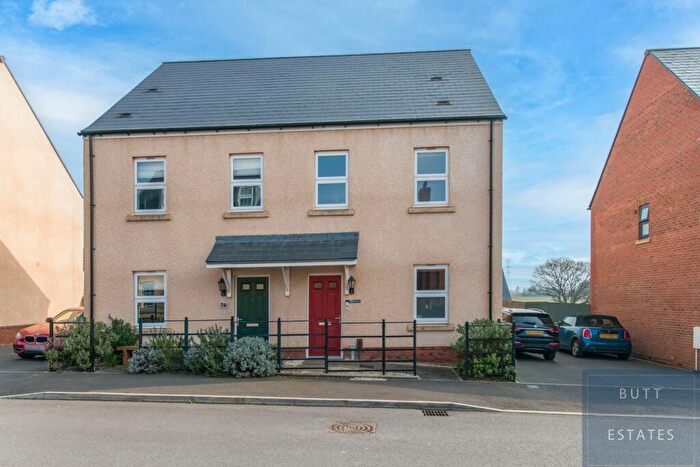 2 Bedroom Semi-Detached House For Sale In Dart Avenue, Exeter, EX2