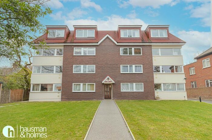 2 Bedroom Flat To Rent In Torrington Park, London, N12