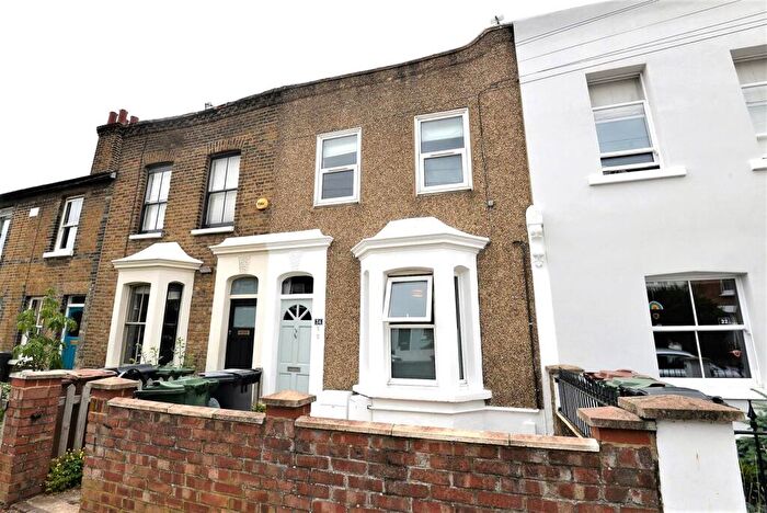 1 Bedroom Flat To Rent In Maynard Road, Walthamstow, London, E17