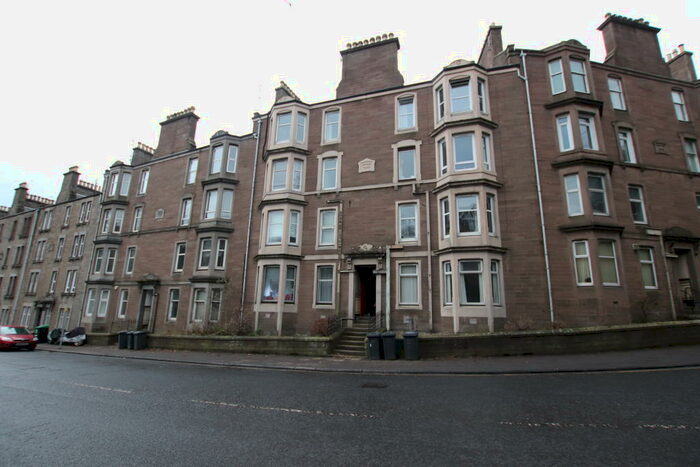 2 Bedroom Flat To Rent In Lochee Road, Central, DD2