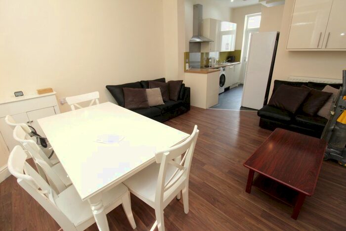 7 Bedroom Property To Rent In Mackintosh Place, Roath, Cardiff CF24